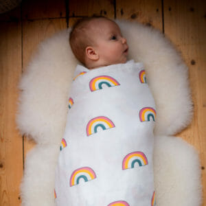MAMA DESIGNS LARGE MUSLIN SWADDLES RAINBOWS