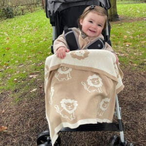 Lionknittedblanket Lifestyle6 600x