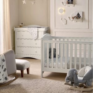 Mamas & Papas Flyn 2pc Set Cot Bed with Dresser Changer - White