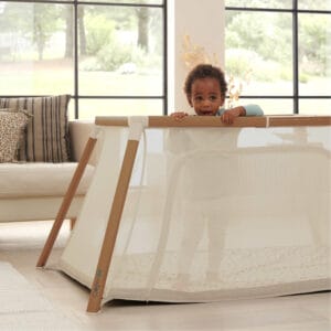 Tutti bambini cozee go 3 in 1 bassinet, travel cot & playpen scandinavian walnut ecru (1)