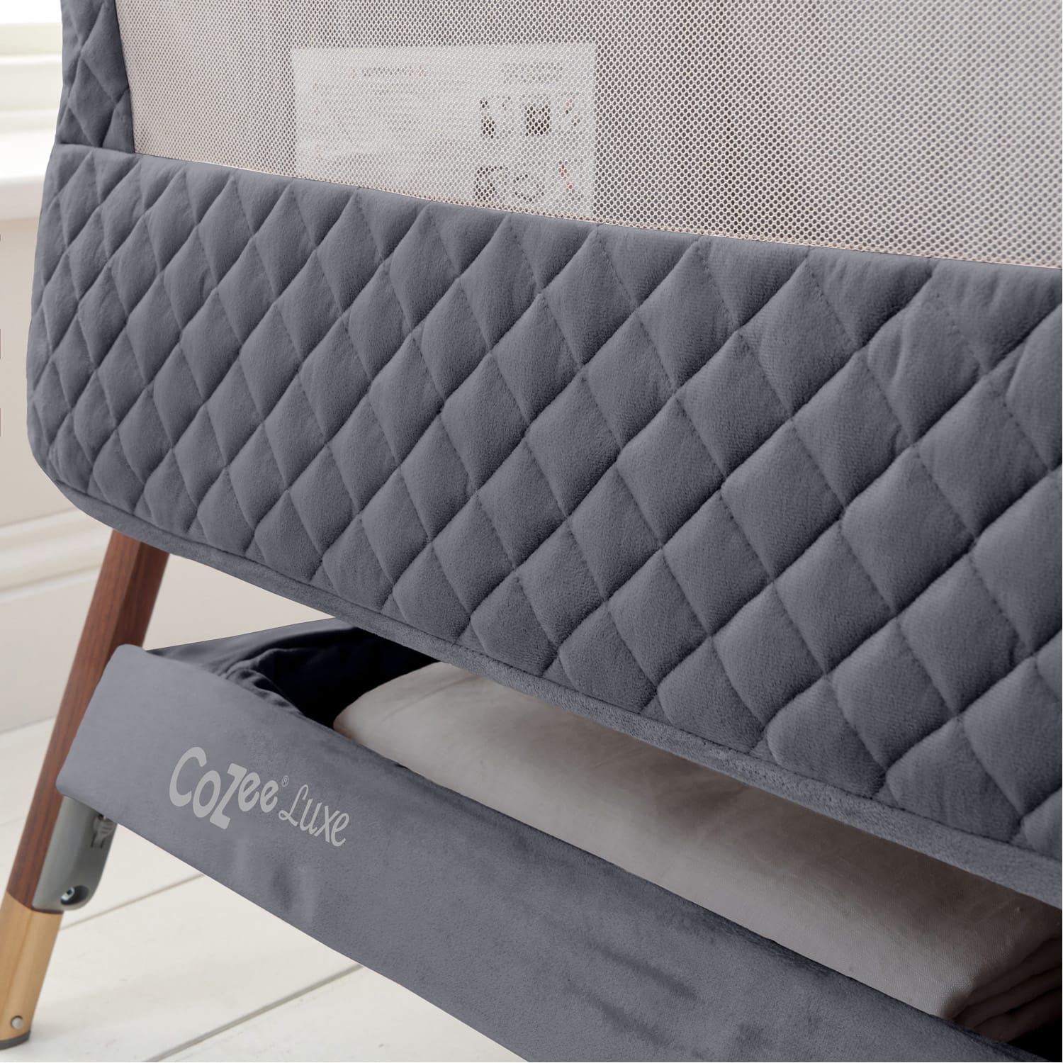 Tutti bambini cozee luxe bedside crib walnut slate (7)