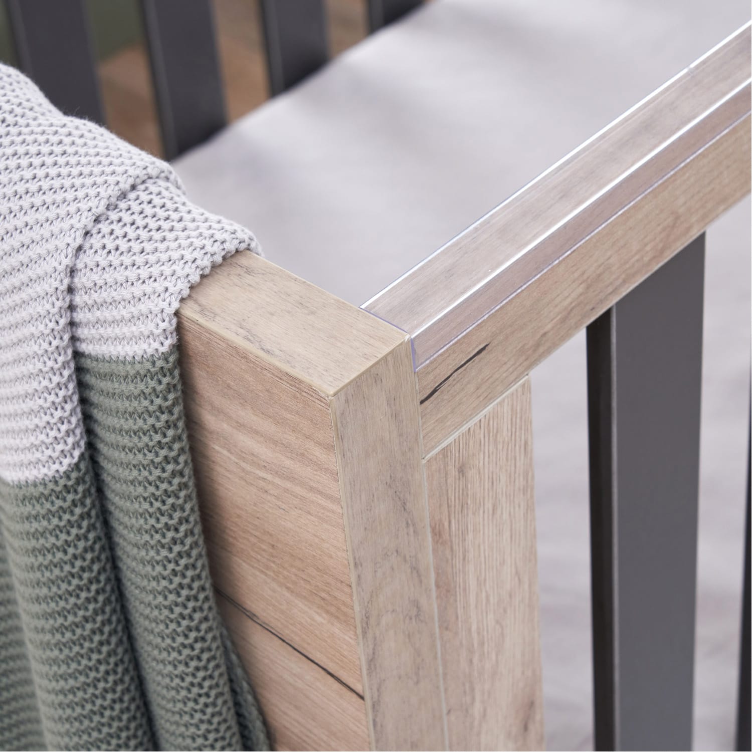 Tutti bambini como cot bed distressed oak slate grey (1)