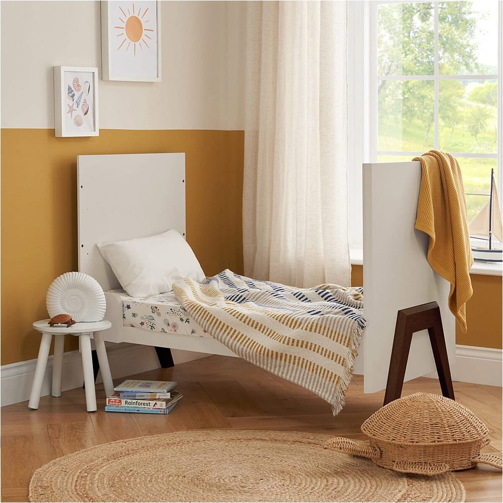 Tutti bambini fuori mini 2 piece roomset white sand warm walnut (1)